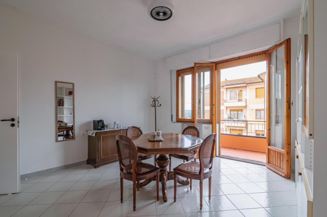 Comfy Flat Steps Away From Siena Station! Apartment Exterior photo